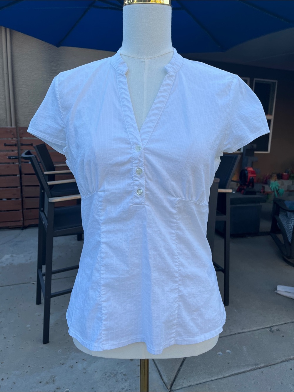 H&M White Short Sleeve V-Neck Button Detail Blouse